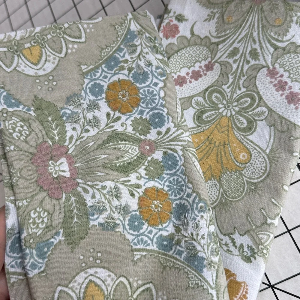 Pottery Barn Cotton Napkins Set of 4 – Green Paisley Floral – 20x20